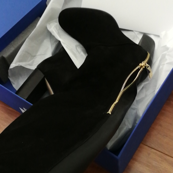 Stuart Weitzman - Picture 6 of 6